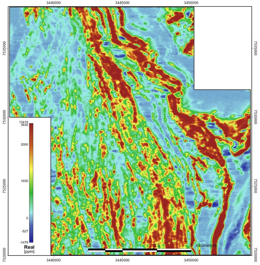 Malminetsinnän GIS -analyysimenetelmät 2104016) Sähkömagneettinen: Sähkömagneettisesta lentoaineistosta mallinnuksessa käytettiin taajuuden f = 3020 Hz reaalikomponenttia.