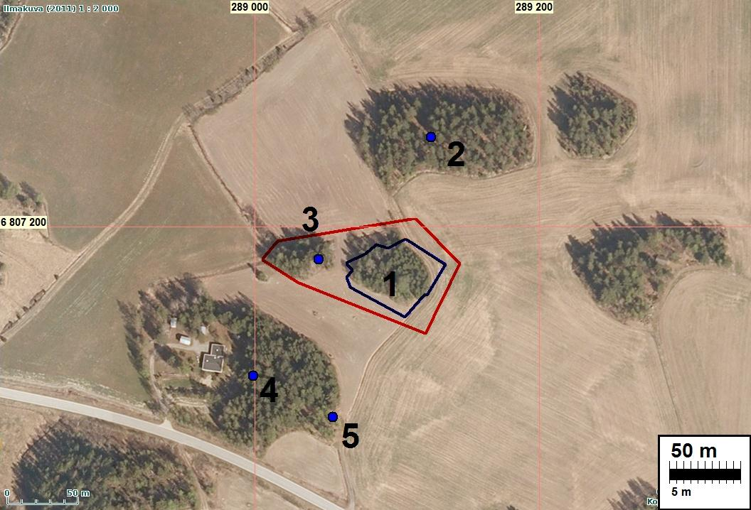 7 Sormin itäinen kylätontti (3) Kahden talon 1700-luvun lopun kartalta paikannettu ja maastossa arkeologisin menetelmin todettu tontti todettiin muinaisjäännökseksi.