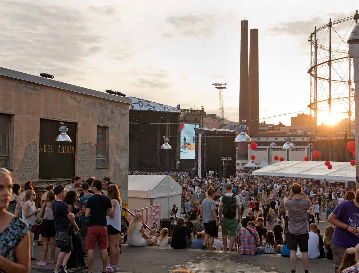 Jaana Maijala Museo dokumentoi Flow-festivaalia Suvilahdessa. Museet dokumenterade Flowfestivalen i Södervik. The museum documented the Flow festival in Suvilahti.