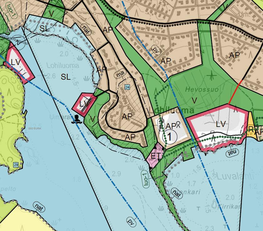 Lisäksi suunnittelualueen läheisyyteen, sen lounaispuolelle on osayleiskaavassa osoitettu suojelukohde (SR 40). Järjestysnumero viittaa suojelualueluetteloon (LIITE 8B).