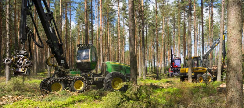 Fleet Management -ohjelmistovertailu Ponsse, Komatsu ja John Deere Metsätehon