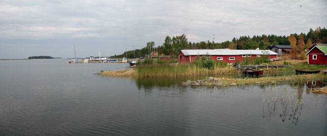 FCG SUUNNITTELU JA TEKNIIKKA OY Mikonkeitaan tuulivoimapuisto 218 Kuva 11.21. Siipyyn kylä ja Kiilin kalasatama, Kristiinankaupunki. Siipyyn kylän satama Kiili. (Kuva: MV / RHO Maria Kurtén 2006.