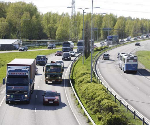 TOIMIVA ELINYMPÄRISTÖ tuo hyvinvointia ja kilpailukykyä Toimivan ja viihtyisän rakennetun ympäristön tuottaminen, siitä huolehtiminen sekä sen taloudellinen ja kestävä käyttö luovat edellytykset koko