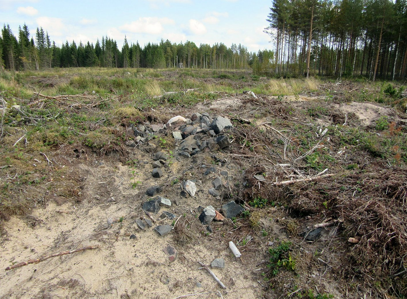 15 3. Maukarinkangas Mj-rekisteri: Laji: Mj-tyyppi: Tyypin tarkenne: Ajoitus yleinen: Ajoitustarkenne: Lukumäärä: Rauhoitusluokkaehdotus: Paikkatiedot: Karttanumero: Koordinaatit: kiuas 1