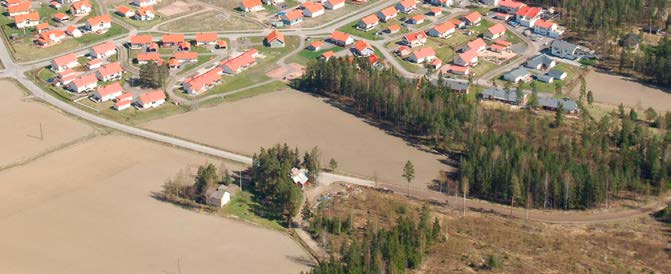 7 Kuva. Kuvasarja, jossa asuinalueen havainnepiirros, asemaaavaartta ja pystyilmauva raennetusta alueesta iinteistörajoineen seä viistoilmauva raennetusta alueesta e=0.0 LYT AO Iu½ e=0.