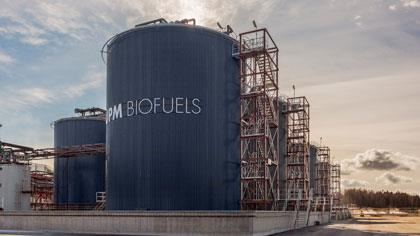 UPM Lappeenrannan biojalostamo tuottaa puupohjaista uusiutuvaa dieseliä metsäteollisuuden tähteistä auttaa vastaamaan EU:n kasvavaan biopolttoainekysyntään.