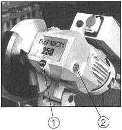 Clean the blade housing. Sharpen the blade teeth. 8.3 - Monthly maintenance Check tightness of the screws on the motor, the pump, the jaws and shields. Check that the shields are unbroken.