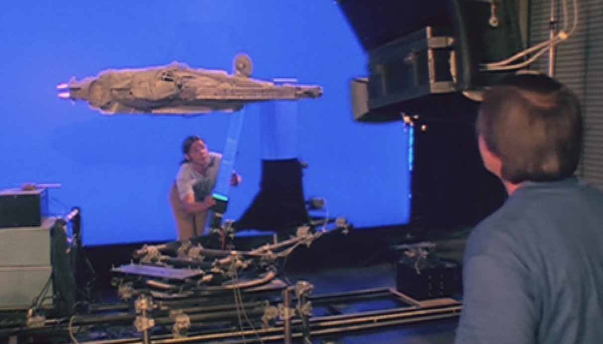 KUVA 3. Pienoismalleja kuvattiin bluescreen-taustaa vasten Star Wars: Empire Strikes Back kuvauksissa. 2.4 Käyttökohteet Parhaat käyttökohteet bluescreen-tekniikalle ovat mainonta ja elokuvat.