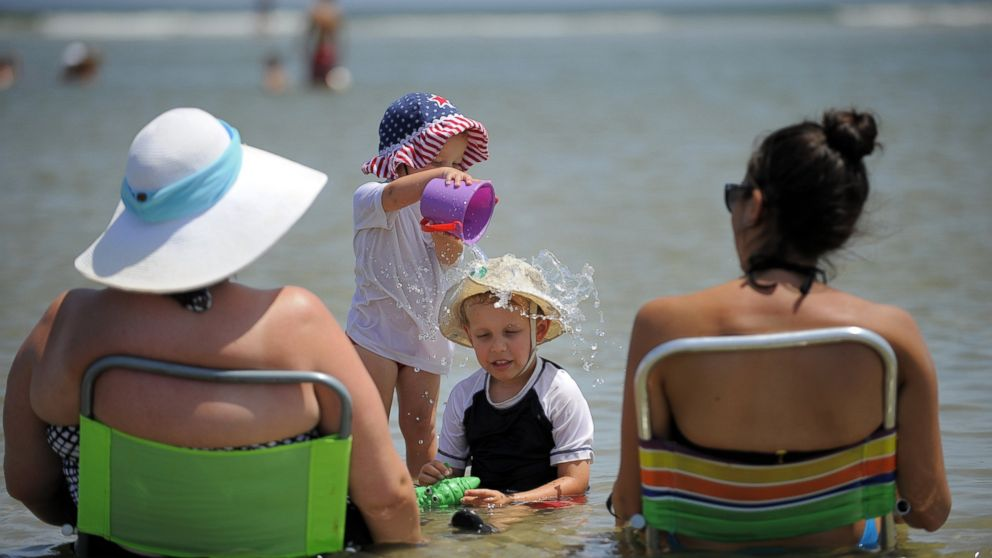 MitÃÂ SÃÂ ÃÂ Odottaa TÃÂ mãâ n Labor Day Weekend MitÃÂ SÃÂ ÃÂ Odottaa TÃÂ mãâ n Labor Day Weekend - ABC News Lauren travel umroh Rhyner, 1, vedostaa ÃÂ mpãâ ri vettãâ hãâ nen 4-vuotias veli Jackson