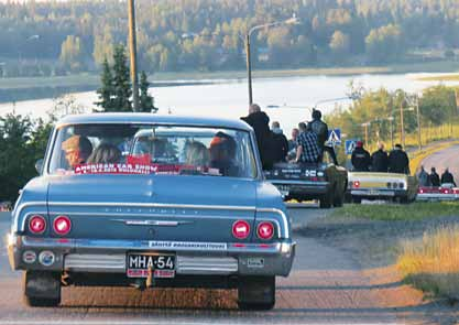 Burnista ja cruisingia Himoksella Jämsän Himoksella oli 17.-19.6.2016 mukavaa cruisailua, kiinnostavaa burnista ja autonäyttelyä sekä hyviä bändejä.