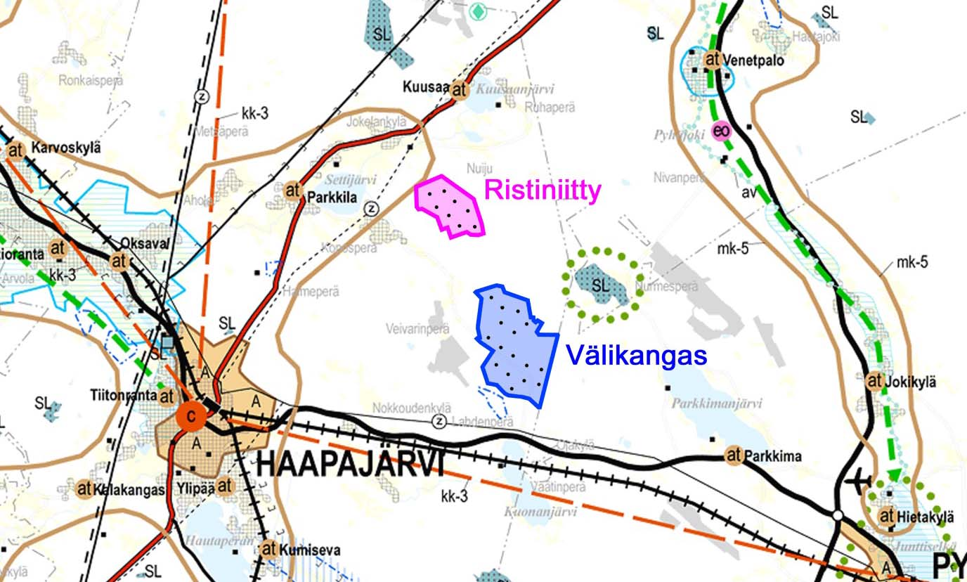 Ristiniityn sayleiskaavan lähialueen asutus n keskittynyt Jkelan (nin 1,8 km luteeseen), Kpsperän (nin 2 km lunaaseen), Olkklan (nin 4 km länsiluteeseen) ja Parkkilan (nin 5 km länteen) kyliin