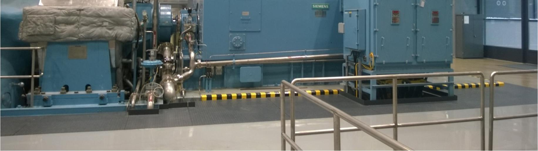 Kuva 4. Kymijärvi II Siemens 3 GENERAATTORIN RAKENNE Generaattori koostuu kahdesta pääkomponentista, paikoillaan olevasta staattorista ja pyörivästä roottorista.