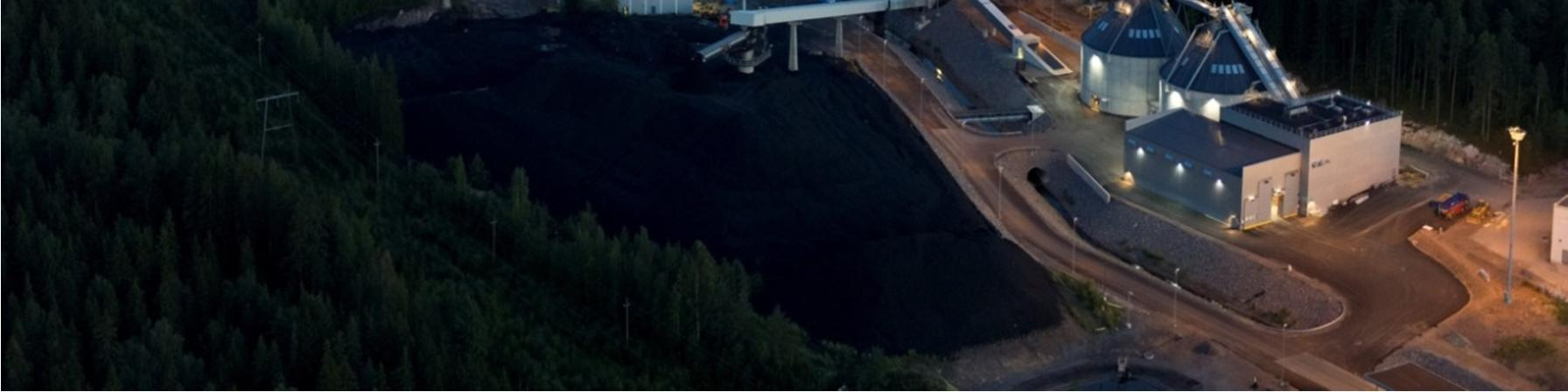 avaaminen, sekä roottorin ulosottaminen. 2 LAHTI ENERGIA Lahti Energian päätuotteita ovat sähkö ja kaukolämpö, jotka tuotetaan yhteistuotannolla Kymijärven voimalaitosalueella.