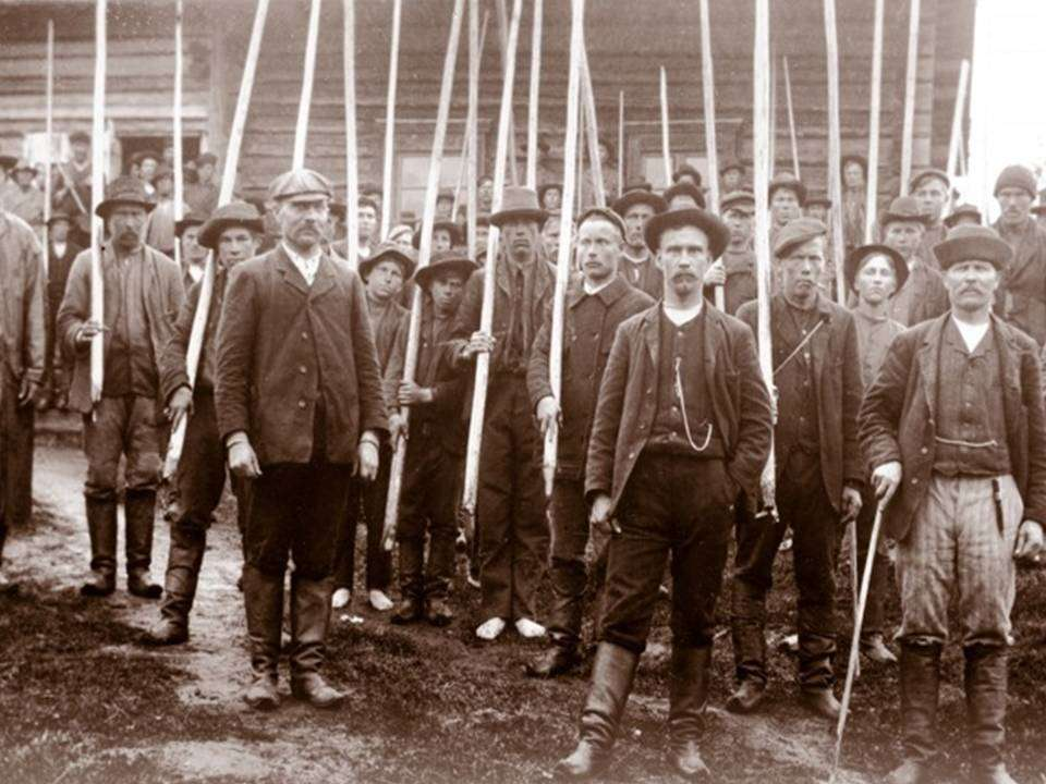 Uitossa tarvittiin kosolti työvoimaa, enimmillään tiedetään uitossa olleen yli 60 000 henkeä. Toki valtaosa heistä oli töissä vain muutaman keväisen viikon aikana.