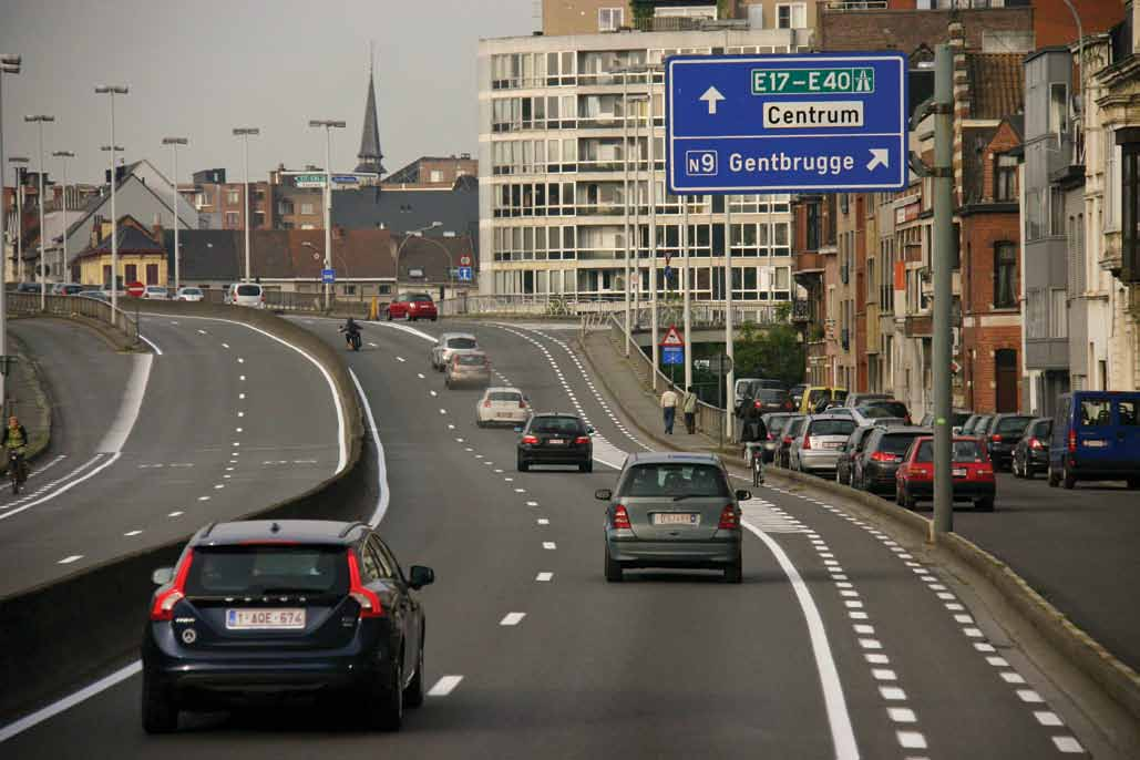 MATALARESOLUUTIO 83 23 Autoliikenteen pääväylillä liikenteen tulee olla sujuvaa ja energiatehokasta.