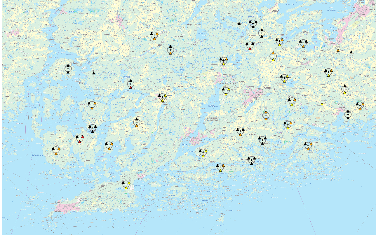 kolmiot esittävät tukiasemia, jotka ovat jo sammuneet. Akkujen jäljellä oleva kesto on laskennallinen eli pohjautuu suoraan tukiaseman akun kestoon ja sen käyttöaikaan.