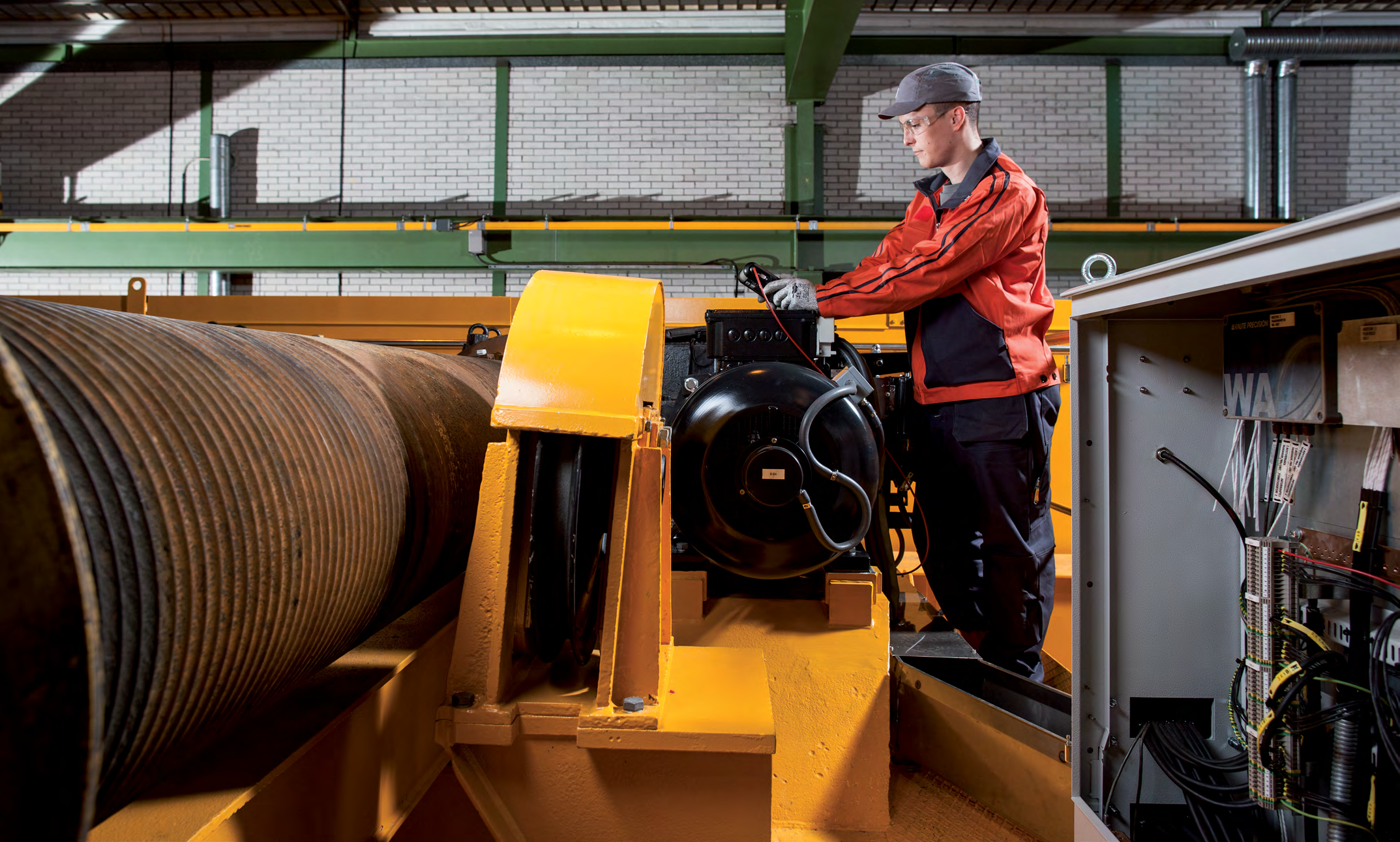 KONECRANES TARJOAA ELINKAARIANALYYSIÄ PALVELUNA Kattava ja järjestelmällinen kunnossapitotapamme, Elinkaaren aikainen huolto, mahdollistaa nostureiden korkean elinkaarituoton.