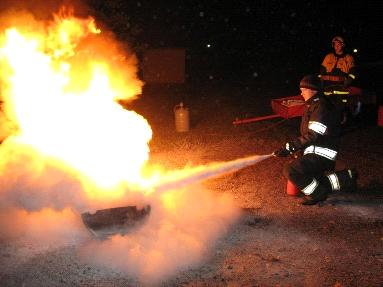 PALOTURVALLISUUS Moni tulipalo olisi ennalta estettävissä Moni tulipalo voitaisiin estää ennalta, usein ihmisen virheellinen toiminta mahdollistaa tulipalon syttymisen.