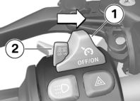 4 64 Vakionopeussäätimen kytkeminen päälle Vakionopeussäädin on käytettävissä vasta, kun ajotila Enduro tai Enduro Pro on deaktivoitu.