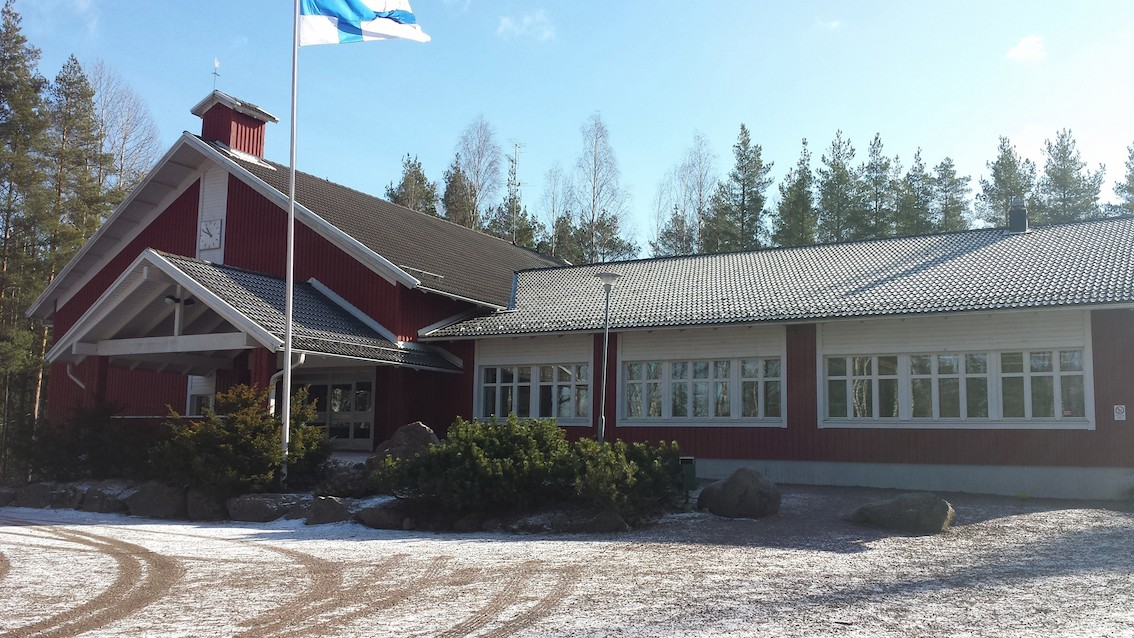 Tuomaalan koulu " Rakennettu vuonna 1991. " Henkilöstö (määrät henkilötyövuosia):!
