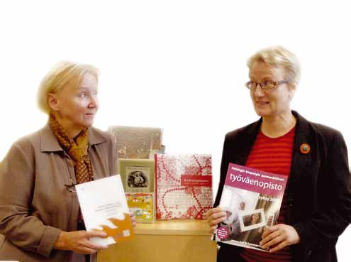 Rehtori Taina Törmä ja avoimesta yliopisto-opetuksesta vastaava koulutuspäällikkö Riitta Wäinölä pitävät avointa yliopisto-opetusta hyvänä jatkumona opiston muulle tarjonnalle.