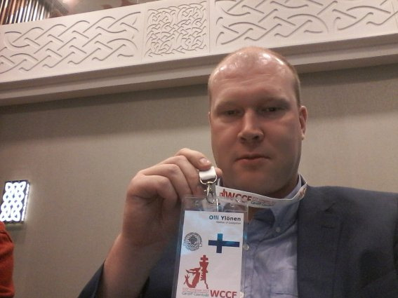 -201- sin istunnoille. Pertillä istunnot kestivät pidempään kuin minulla, koska hänellä oli Euroopan alueen kokous, johon minulla ei ollut pääsyä Member of Delegate statuksella.