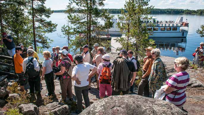 SUKUJUHLARISTEILY LINNANSAAREEN Esko Koistinen 6 Sukujuhlan puitteissa sukuseura retkeili sunnuntaina 6.