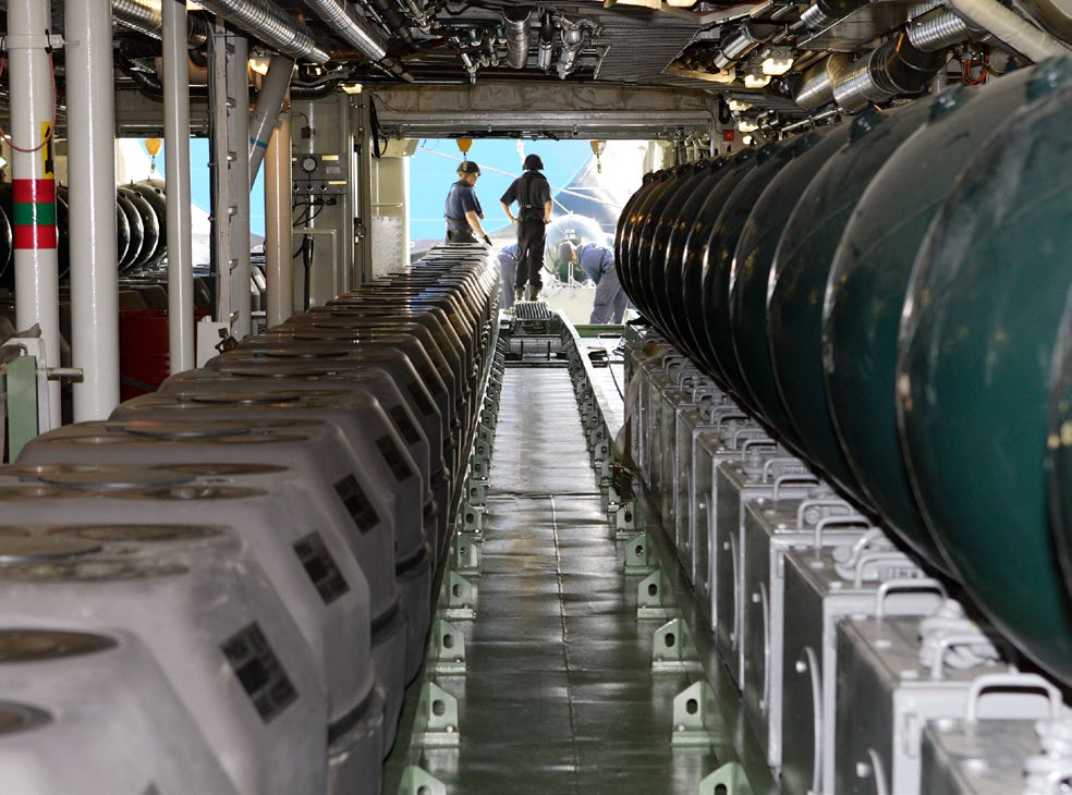 Sukellusveneentorjunta Normaalioloissa sukellusveneentorjunta on osa alueellisen koskemattomuuden valvontaa ja torjuntaa.