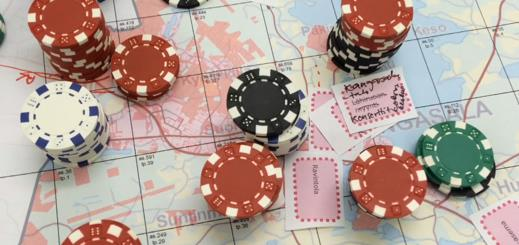 Työpajan menetelmä Menetelmänä oli skenaariopeli. Osallistujat asettelivat pokerinappuloita kartalle väestö- ja työpaikkatavoitteiden mukaisesti.