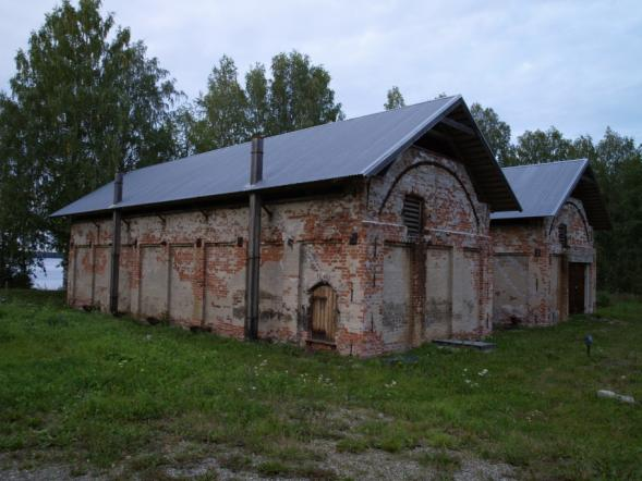 Klubitalo 1800-luku Kosken itärannalla, kuuluvat alueeseen Juantehdas valtakunnallisesti merkittävä luetteloinnissa v. 2003.