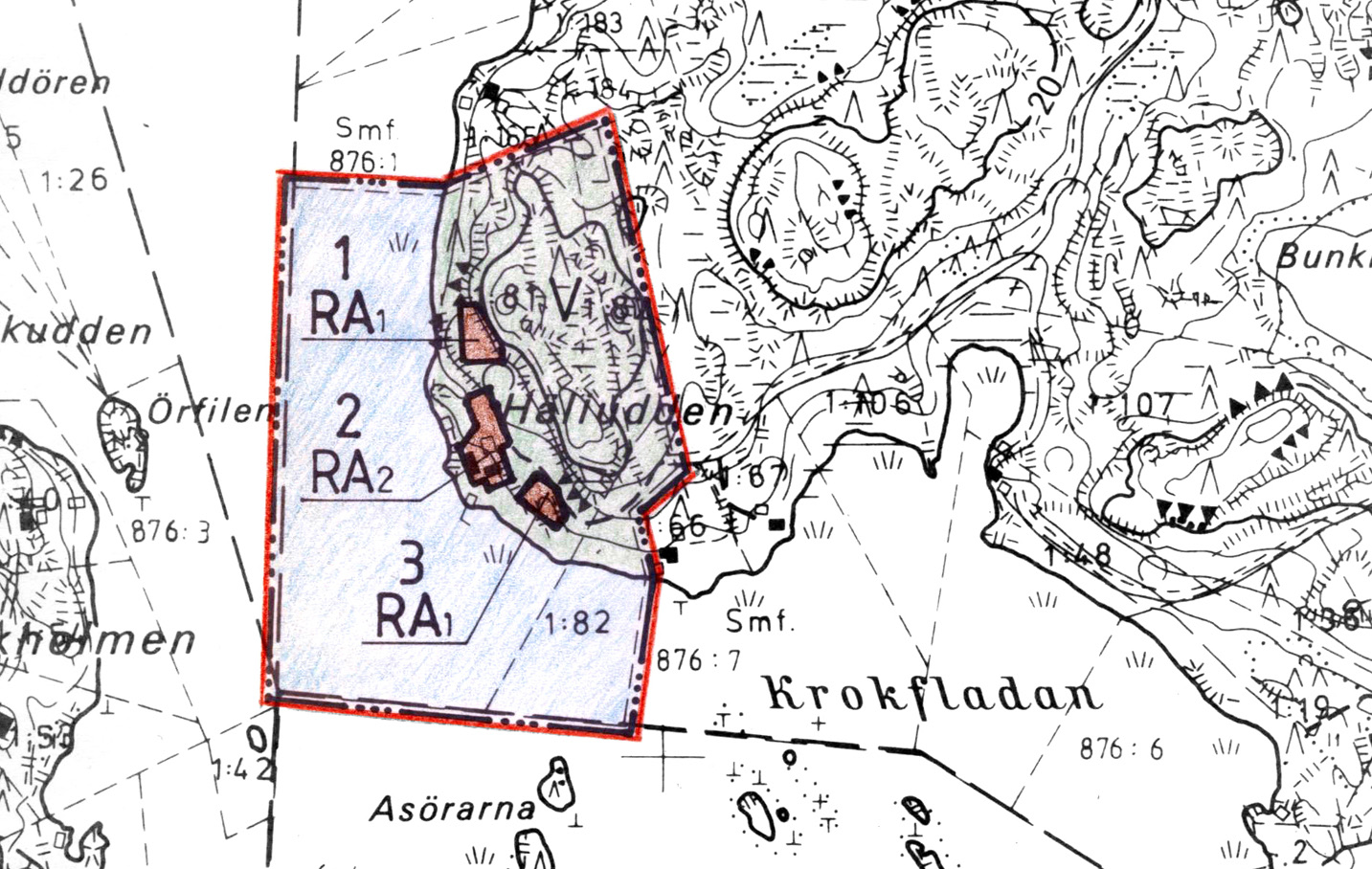 N Arkkitehtuuri- R& ja maisemasuunnittelu 15 Utdrag ur strandplanen. (1991) Ote rantakaavasta. (1991) placera tre skilda, till ytan högst 6 m² stora strandbodar invid vattenlinjen.