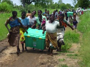 MALAWI Pahimmat tulvat mies muistiin sekä kovat tuulet 2.