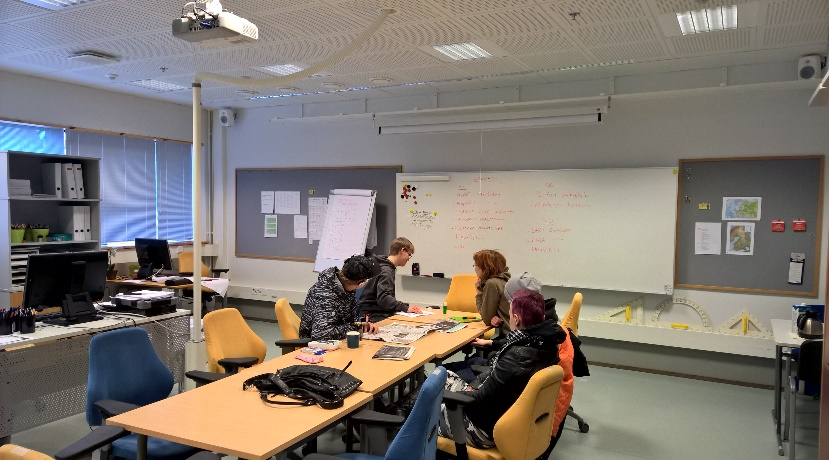 Valmaksi lähipäivän järjestäminen Kaikki sai alkunsa Valmaksi projektin vetäjien esittämällä pyynnöllä Aulatoiminnan osallistumisesta lähipäivän järjestelyihin (koulun sisäistä yhteistyötä).