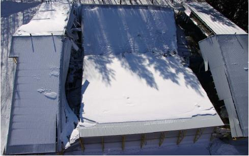 Ennakoimaton onnettomuustilanne Järvenpää 2010 Virheellisesti suunnitellun teräsrakenteisen kattoristikon pettäminen aiheutti hallin keskiosan katon äkillisen romahtamisen.