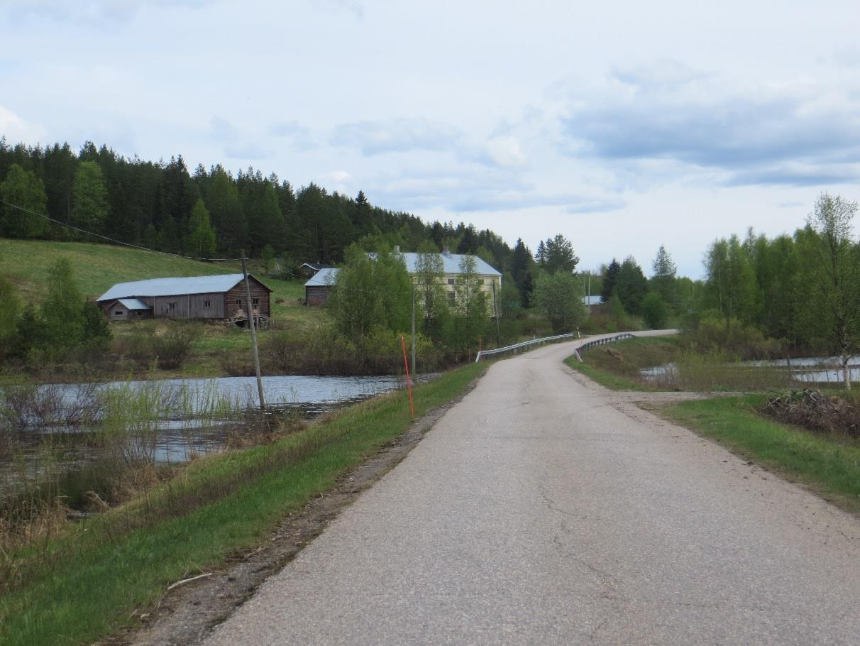 1 JOHDANTO Torniojoen osayleiskaavatyötä on lähdetty uudistamaan noin kymmenen vuotta voimassa olevan kaavan valmistumisen jälkeen mm. toteutuksessa ilmenneiden ongelmien vuoksi.