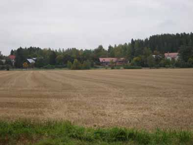 Digikuva 125936:22. Hevoshaassa sijaitsevia rakennuksenpohjia. NE-SW. Kuva K. Vuoristo. Digikuva 125936:23. Yleiskuva kylämäeltä, hevoshaassa sijaitsevia rakennuksenpohjia. E-W. Kuva K. Vuoristo. Digikuva 125936:24.
