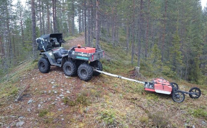 14 Kairaustyöt aloitettiin hankealueella maaliskuussa 2016. Kairauksissa maalajit määritettiin aistinvaraisesti. Maa-ainesnäytteet otettiin kairausten yhteydessä vallitsevista maakerroksista.