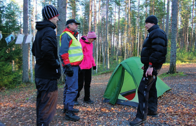 Lykynlammella tapahtuu 21.5. Jos ilmoittautumisaika on jo päättynyt, voit kysyä ohjaajilta, mahtuuko mukaan. klo 10-13 Tutustu geokätköilyyn ilm. 13.5. mennessä: annu.jantunen@gmail.