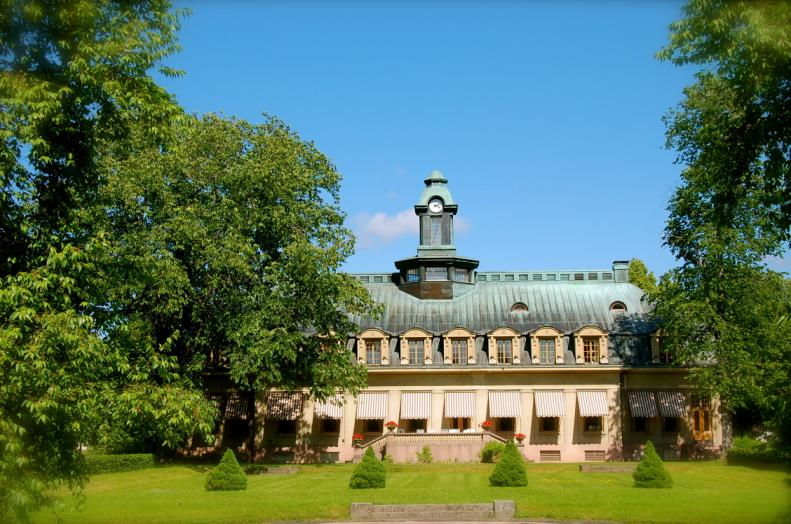 A. Ahlström Osakeyhtiö on vanhan A. Ahlström Osakeyhtiön jakautumisessa v.