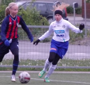 lady sings Vierasjoukkue FC Halikko muisti paremmin otsikon legendaarisen sanonnan sisällön. Tilastojenkin mukaan fudiksessa tehdään eniten maaleja viimeisen kympin aikana.