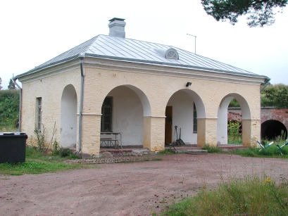 ^ Lounaisportin vahtitupa 2004 ^