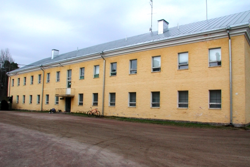 > Upseerirakennus nykyasussaan keväällä 2004.