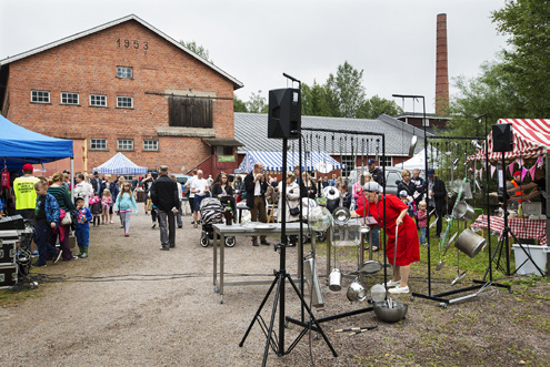 TUUSULA-VIIKOT 13. 27.7.2017 Tuusula-päivän 22.7. ympärille vuosittain rakentuva tapahtumakokonaisuus Tuusula-viikot tarjoilee paljon monipuolista ohjelmaa eri puolilla kuntaa.