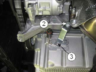 3/5 Die Wärmeleitpaste muss auf die Kontaktflächen des Wärmers aufgetragen werden. Der Wärmer muss fest an den Motor angepresst werden um eine best mögliche Kontaktfläche zum Motor sicherzustellen.