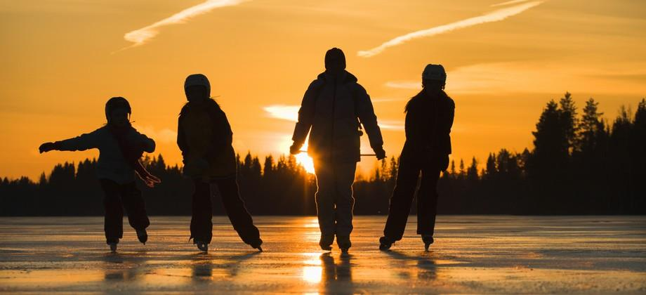 Yhteistyö on toiminnan edellytys Hyvinvoinnin ja terveyden edistäminen edellyttää yhteistyötä eri toimijoiden välillä.