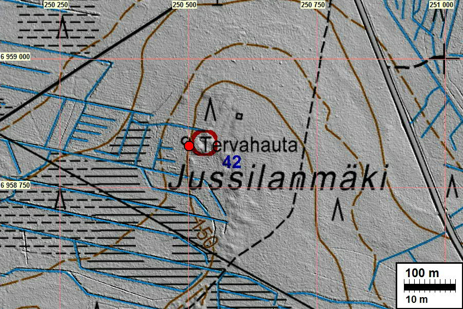 10 Maanmuokkauksen vaurioittama tervapirtin kiukaan jäänne 43