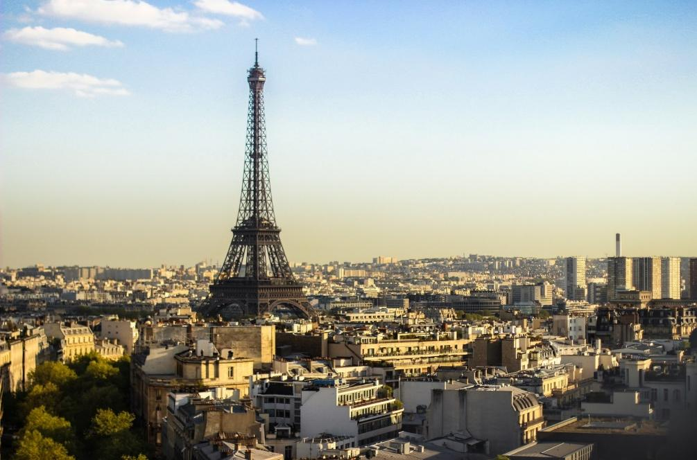 Pariisi : NO 2 ja PM 10 ylittyy laajalti 2,3 milj. (metropolialue 11,9 milj.