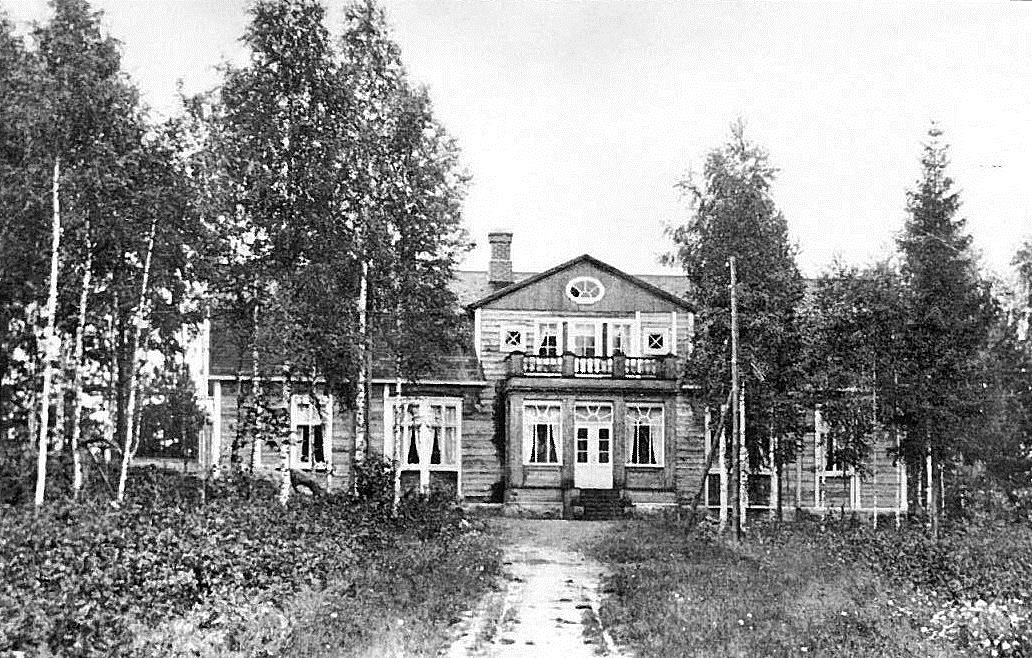 (Rakennusinventointi 2006) Valion tehdasalueen ja Äänekoski-Suolahti maantien väliin jää asuntoalue, jonka asuinrakennukset edustavat eri aikakausia, aina 1950-luvulta nykypäivään.