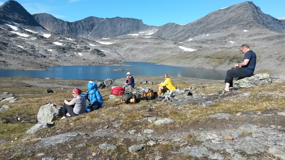 TARINOITA POLKUJEN VARRELTA Kolmen valtakunnan kesävaellus 13.-19.8.