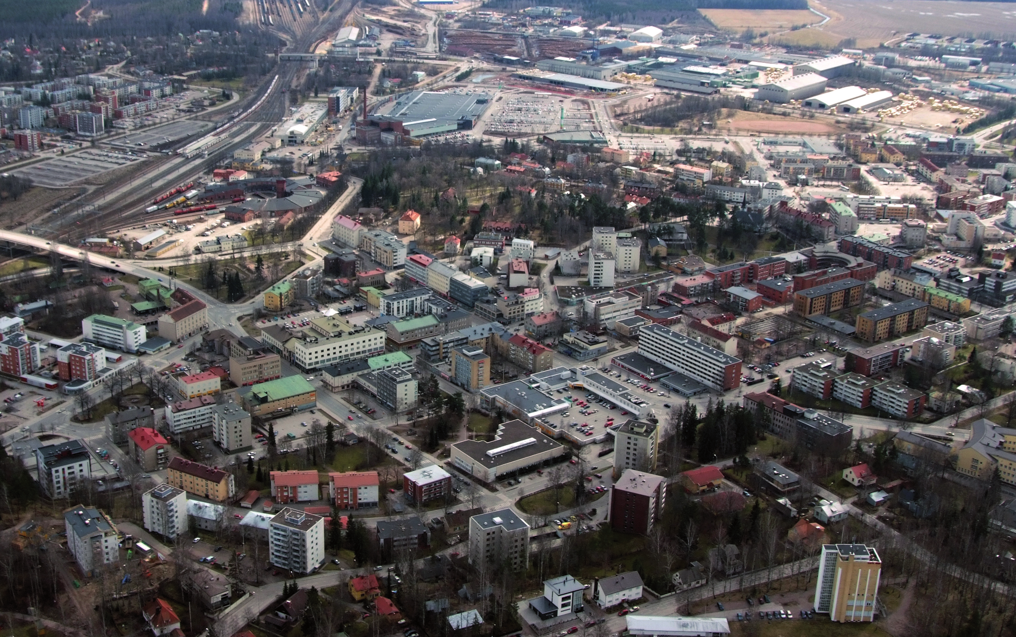 RIIHIMÄEN ILMANLAATUSELVITYS LYHENNELMÄ Valo kuva : Sky Energiantuotannon, teollisuuden ja